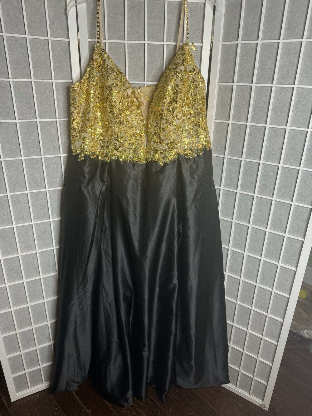 Black Gold Spring Maxi Dress Plus 24 Floral Satin Sleeveless Embroidered V-neck